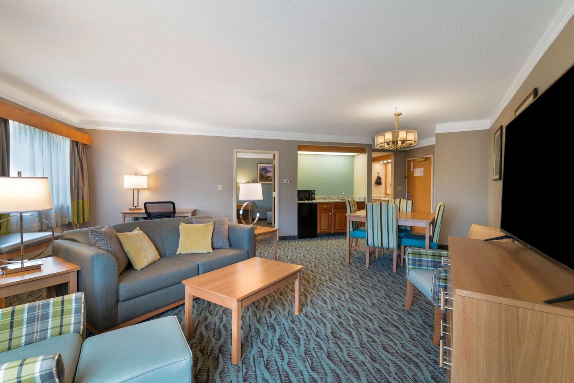 Best Western Plus Executive Court Inn & Conference Center Manchester Eksteriør billede